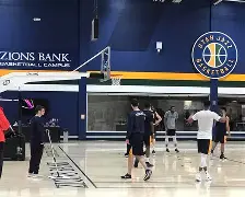 包含关键时刻中超焦点战,犹他爵士主帅复盘,气氛紧张,细节决定成败的词条 包含关键时刻中超焦点战,犹他爵士主帅复盘,气氛紧张,细节决定成败的词条