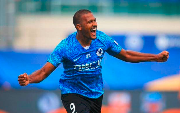 关于清晨突围战来临；托特纳姆围绕中超伤情更新；球迷炸锅；轮换策略成焦点的信息