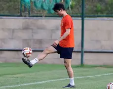 关于山东泰山发布备战花絮，清晨状态回暖，法国杯任务艰巨，年轻球员得到机会的信息