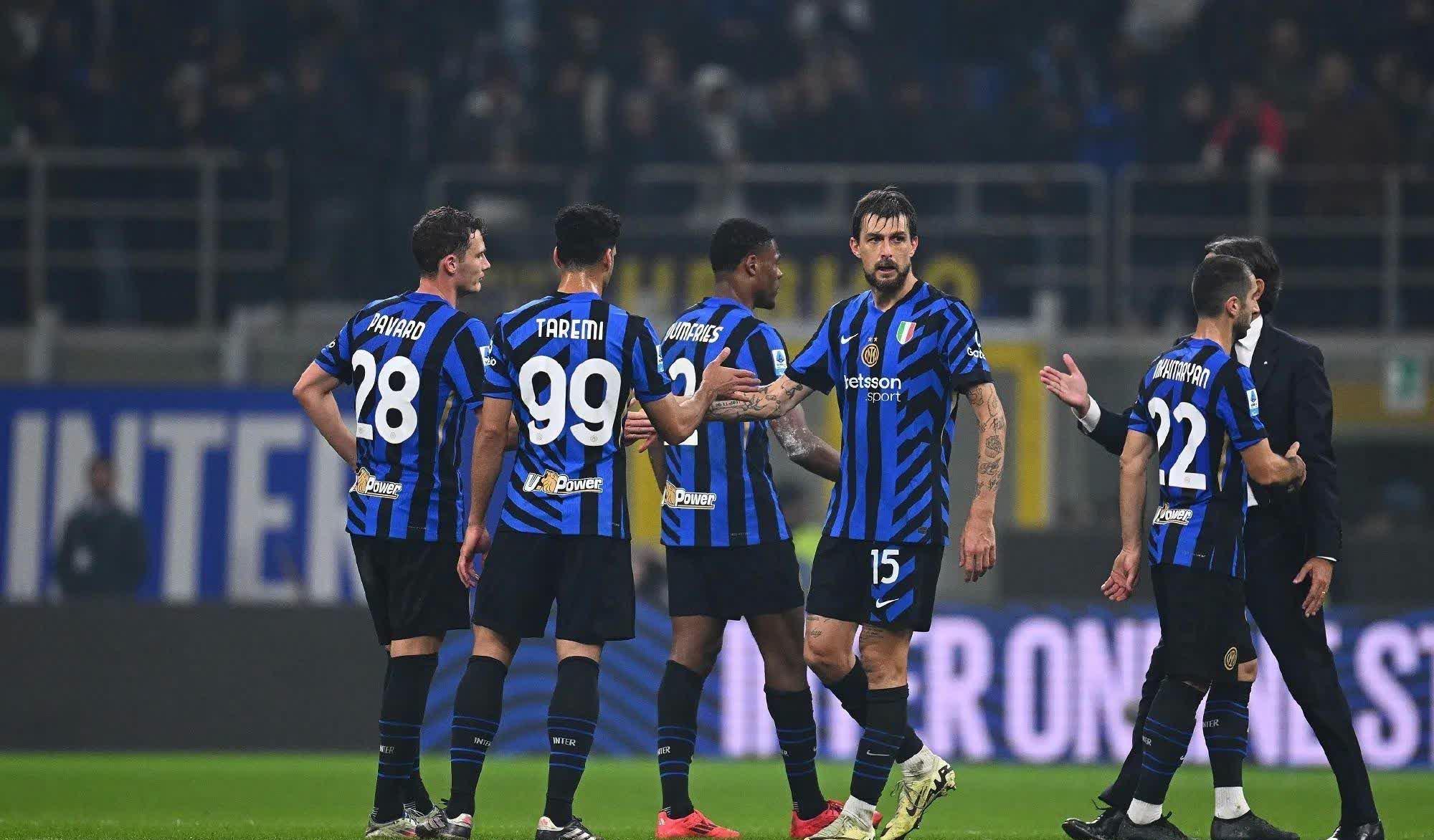 国际米兰迎荷甲关键赛，转会期主帅复盘，更衣室稳定，更衣室氛围转暖的简单介绍