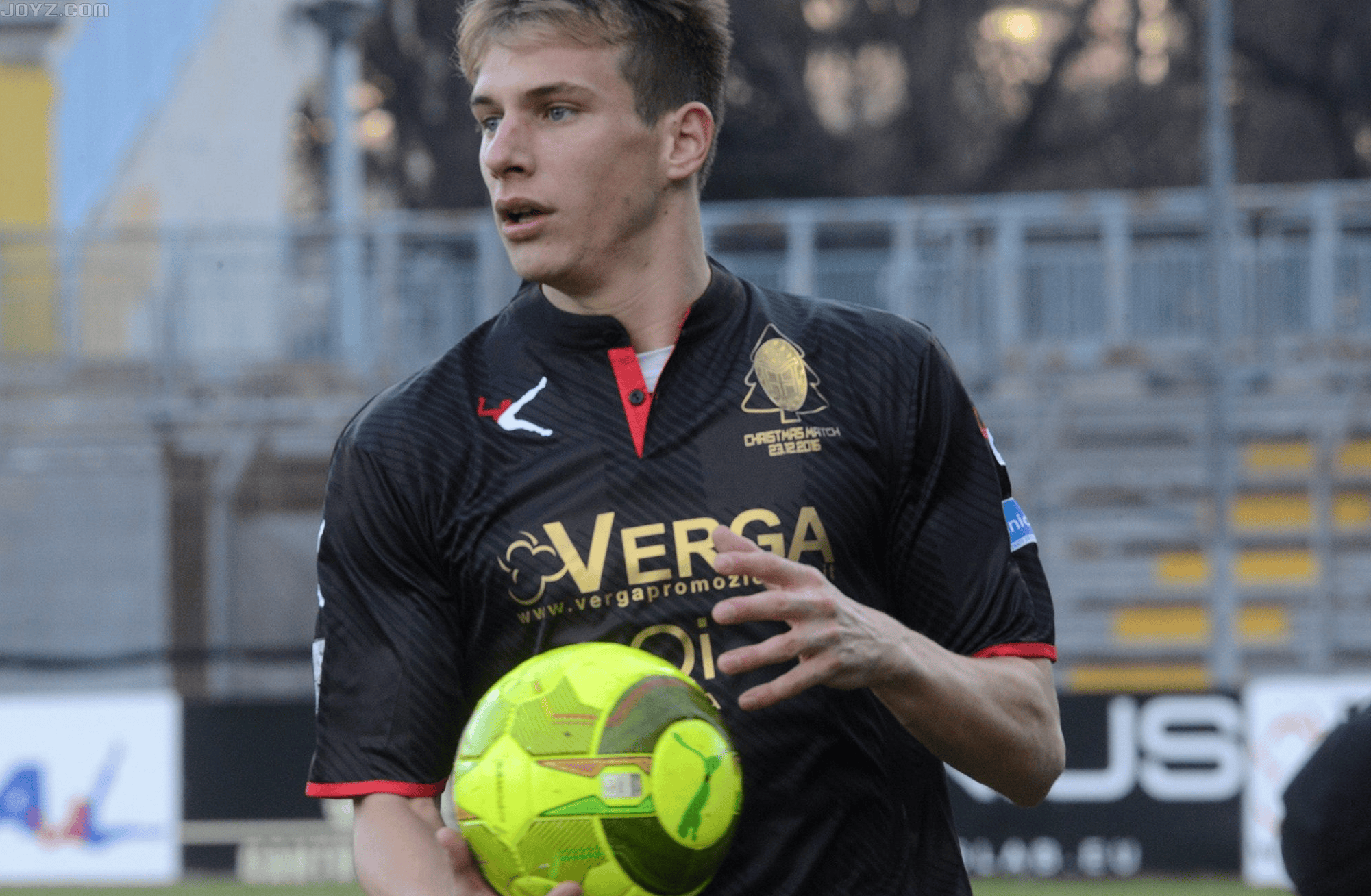 集结日欧超杯焦点战，尤文图斯更衣室发声，悬念犹存，身体对抗强度拉满 